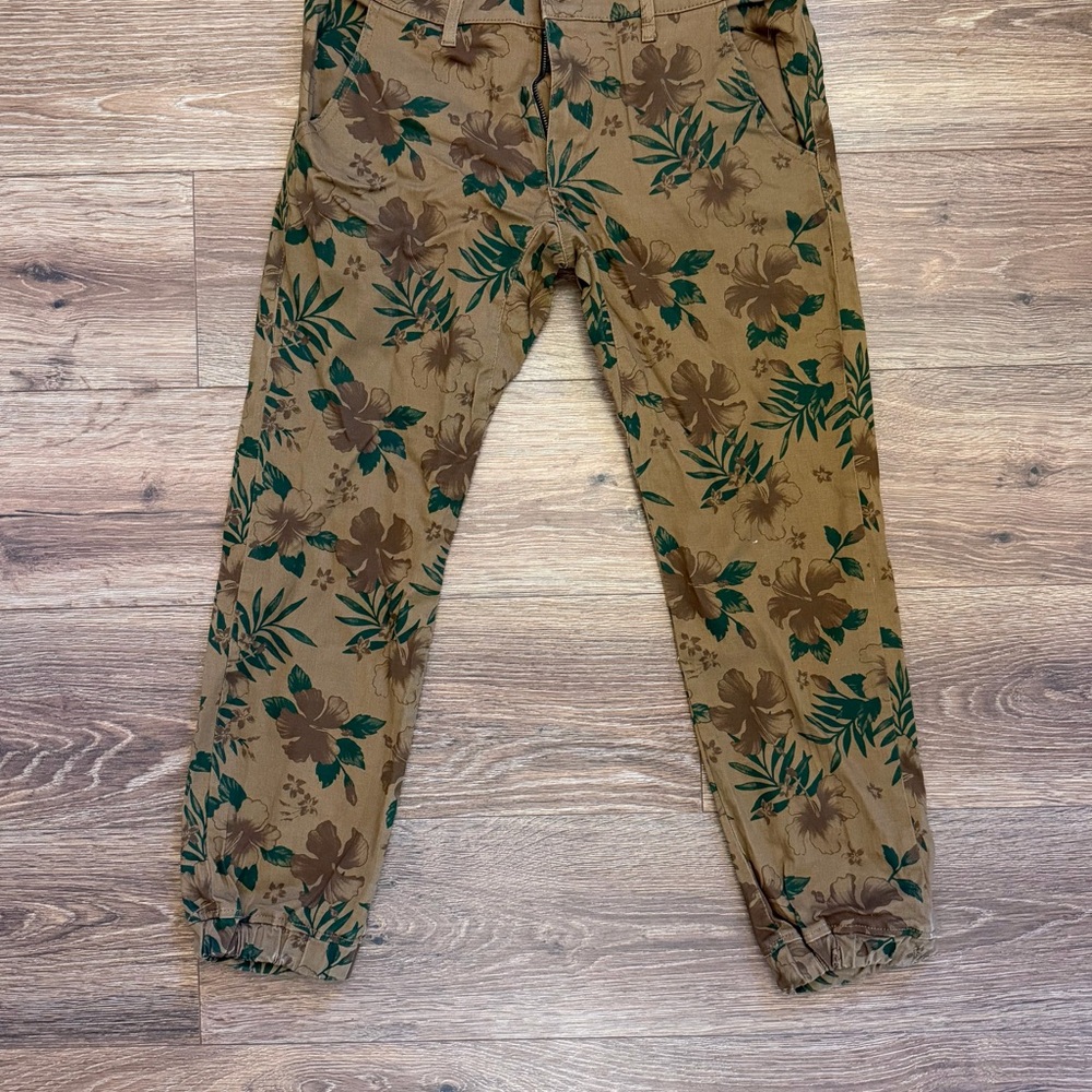 Kennedy Floral Print Jogger Pants in Khaki and Green
